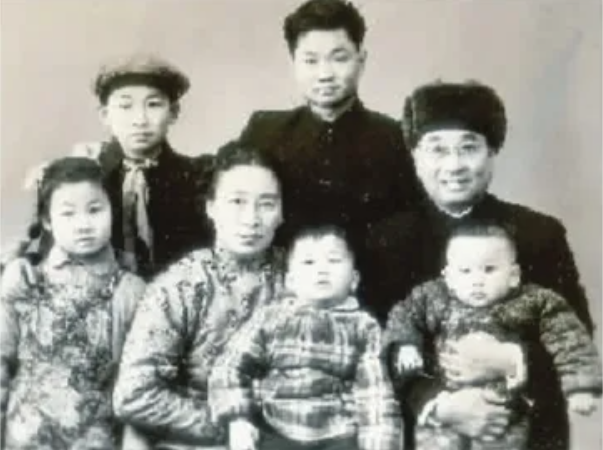 【HEF黨建小課堂100講】第四十八講：陳賡抓陳賡，“你信不信？國民黨的作戰廳長給我們送情報”(圖10)