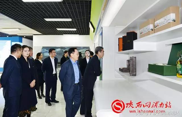 北京市朝陽區(qū)總部企業(yè)聯(lián)合會(huì)應(yīng)邀赴陜西渭南進(jìn)行商務(wù)考察(圖4) 北京市朝陽區(qū)總部企業(yè)聯(lián)合會(huì)應(yīng)邀赴陜西渭南進(jìn)行商務(wù)考察(圖4)