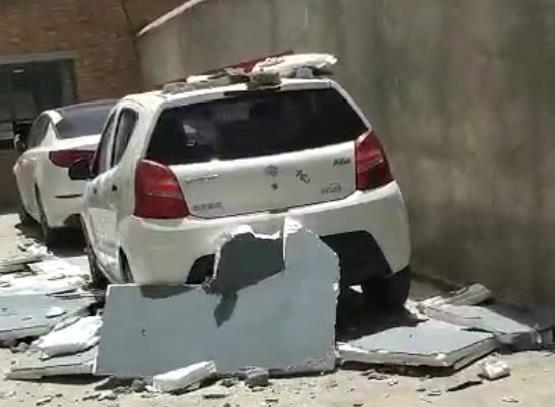 ���Ĺ�ԭĳС�^(q��)�≦���ذ��Ƭ���䣬����܇�v��